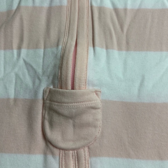 NWOT. Burt’s Bees - baby wearable blanket - 0-6 months - Picture 7 of 8